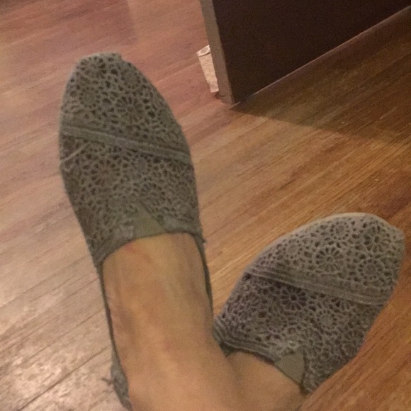 Toms - Picture 1 of 2